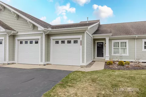 1749 N Trillium Cir, Zeeland, MI 49464