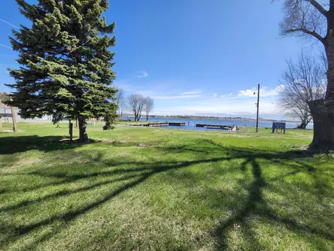 846 S Lakeshore Dr #1, Ludington, MI 49431