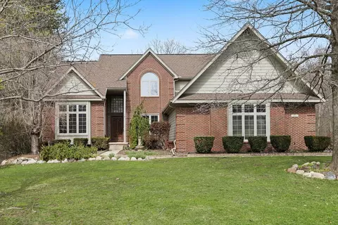 5060 Birkdale Dr, Ann Arbor, MI 48103