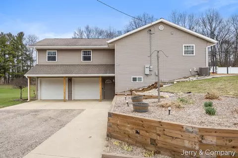 29535 22nd Ave, Gobles, MI 49055