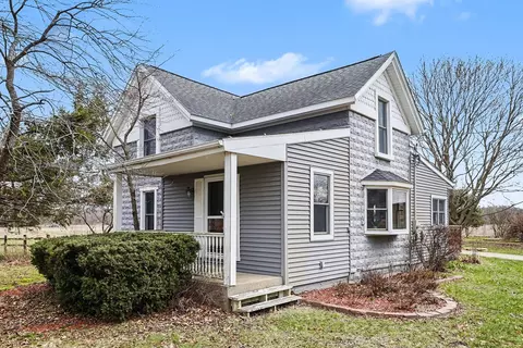 26705 29th St, Gobles, MI 49055