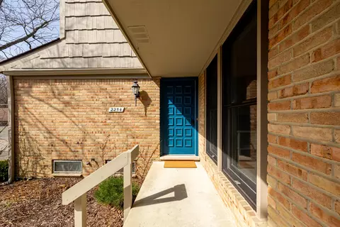 2254 Rivenoak Ct #61, Ann Arbor, MI 48103