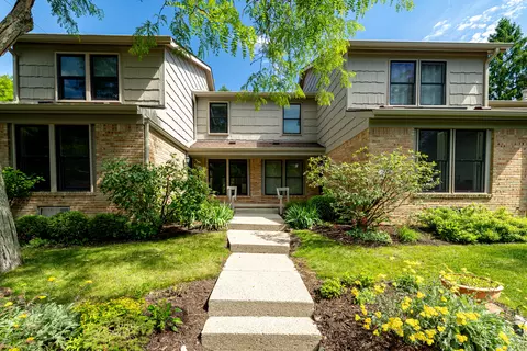 2254 Rivenoak Ct #61, Ann Arbor, MI 48103