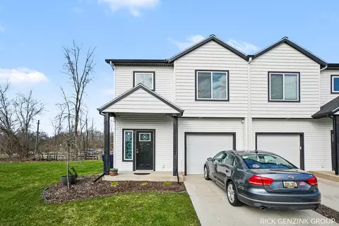 392 Harbor Town Ct #4, Holland, MI 49423