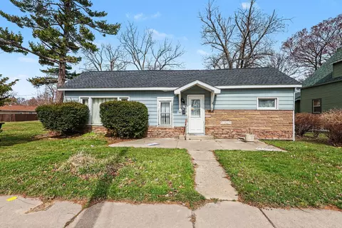 319 Fruit St, South Haven, MI 49090