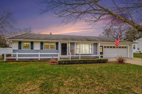 418 Larkspur Ave, Portage, MI 49002