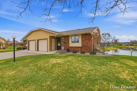 709 Waterview Ct, Grandville, MI 49418