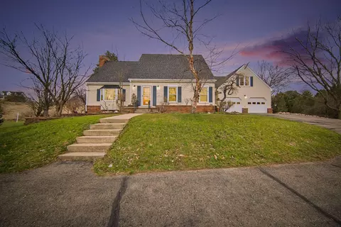 19840 Queens Ct, Manchester, MI 48158