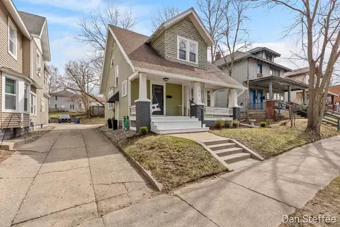1010 Tamarack Ave NW, Grand Rapids, MI 49504