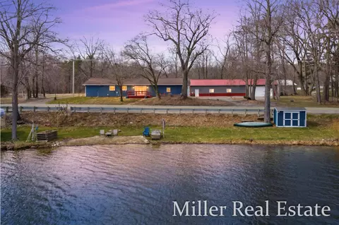 9374 S M-43 Hwy, Delton, MI 49046