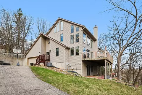 1751 Gee Dr SE, Lowell, MI 49331