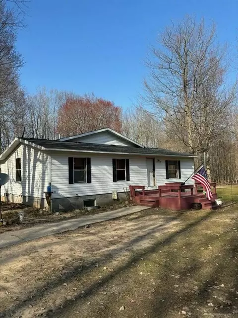 7050 N Poplar Rd, Free Soil, MI 49411