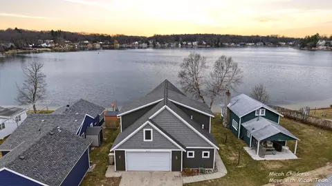 8563 Je Ne Be Dr NE, Rockford, MI 49341