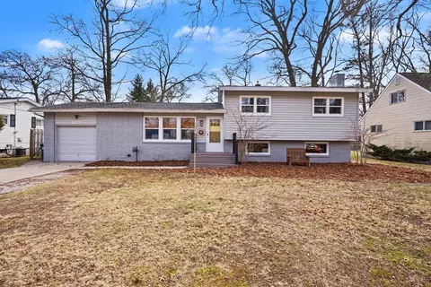 2289 Castle Ave, Norton Shores, MI 49441