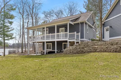 12636 Point Dr, Gowen, MI 49326