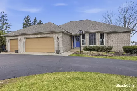 6807 Kenowa Ave SW, Grandville, MI 49418
