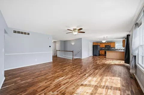 Living - 3861 Dorset Dr, Jackson, MI 49203 photo 2 of 3