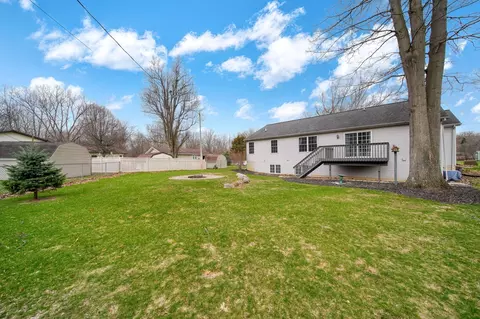 Exterior - 3861 Dorset Dr, Jackson, MI 49203 photo 5 of 11
