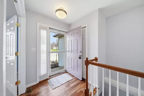 Entry Way - 3861 Dorset Dr, Jackson, MI 49203 photo 1 of 3
