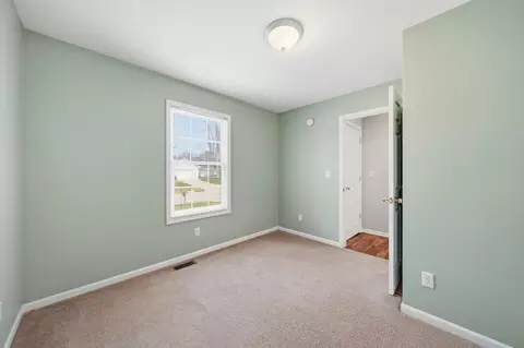 Bedroom - 3861 Dorset Dr, Jackson, MI 49203 photo 3 of 6