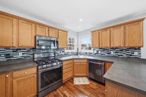 Kitchen - 3861 Dorset Dr, Jackson, MI 49203 photo 2 of 3