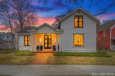 24 Chestnut St, Douglas, MI 49406