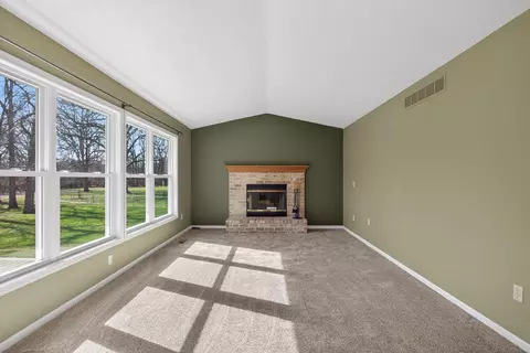 Living - 2166 Ganton Dr, Jackson, MI 49203 photo 7 of 9