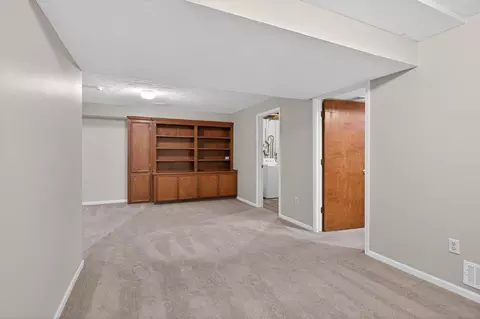 Living - 2166 Ganton Dr, Jackson, MI 49203 photo 9 of 9