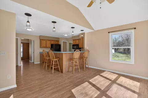 Living - 2166 Ganton Dr, Jackson, MI 49203 photo 5 of 9