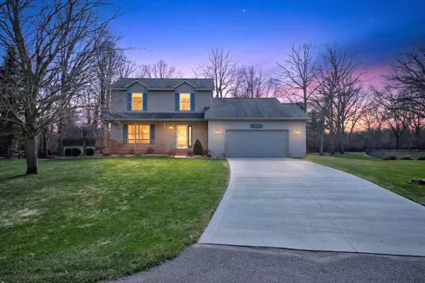 Exterior - 2166 Ganton Dr, Jackson, MI 49203 photo 2 of 8