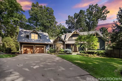 3293 Timberidge Trl, Saugatuck, MI 49453