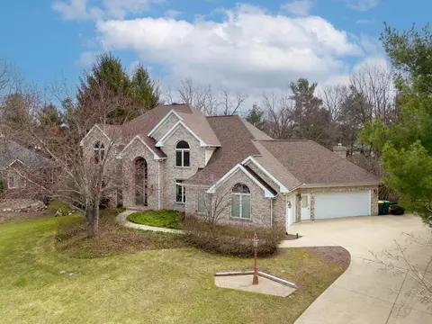 6645 Oleander Ln, Portage, MI 49024