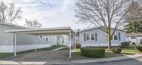 605 Cedar Ct, Jonesville, MI 49250