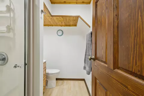Bath - 6860 Ashley Ave NE, Belding, MI 48809 photo 5 of 6