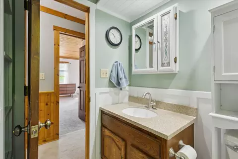 Bath - 6860 Ashley Ave NE, Belding, MI 48809 photo 2 of 6