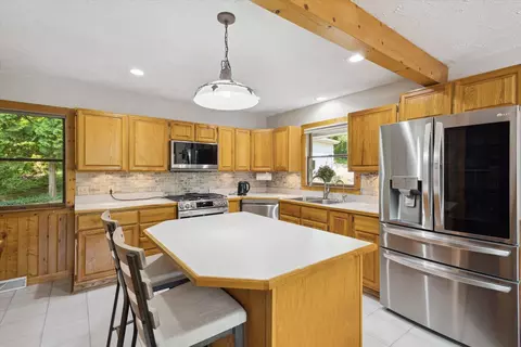 Kitchen - 6860 Ashley Ave NE, Belding, MI 48809 photo 3 of 5