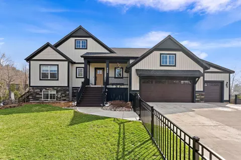 489 S Union St, Douglas, MI 49406