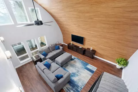 Living - 4711 Draper Rd, Jackson, MI 49203 photo 4 of 4