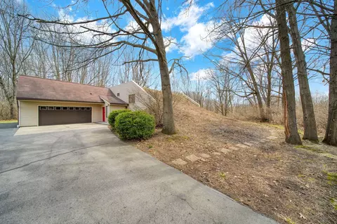 Exterior - 4711 Draper Rd, Jackson, MI 49203 photo 2 of 19