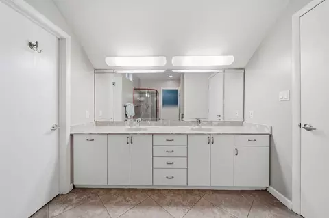 Bath - 4711 Draper Rd, Jackson, MI 49203 photo 1 of 2