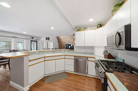 Kitchen - 4711 Draper Rd, Jackson, MI 49203 photo 3 of 3