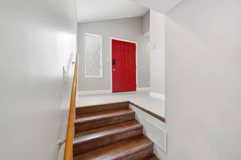 Entry Way - 4711 Draper Rd, Jackson, MI 49203 photo 1 of 2
