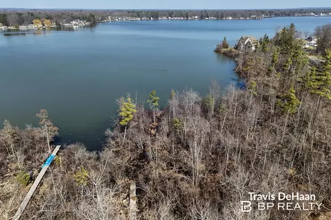 9310 S Benjamin Dr, Newaygo, MI 49337 photo 13