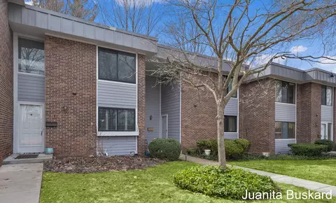 4106 N Norway St SE, Grand Rapids, MI 49546