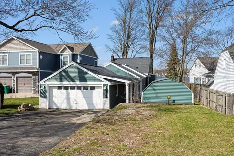 2019 Lakeview Dr, Portage, MI 49002