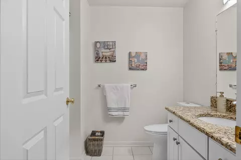 Bath - 1089 Joyce Ln #88, Ann Arbor, MI 48103 photo 3 of 4