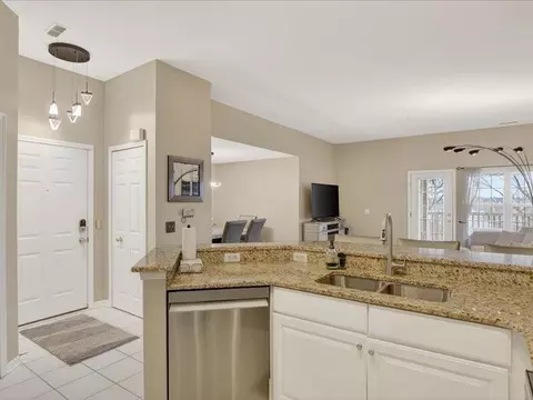 Kitchen - 1089 Joyce Ln #88, Ann Arbor, MI 48103 photo 4 of 5