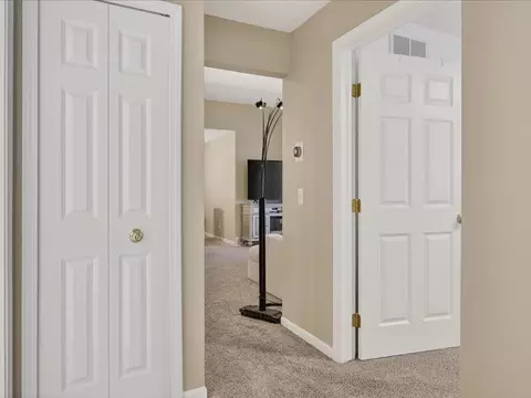 Entry Way - 1089 Joyce Ln #88, Ann Arbor, MI 48103 photo 6 of 7