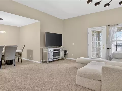 Living - 1089 Joyce Ln #88, Ann Arbor, MI 48103 photo 3 of 3