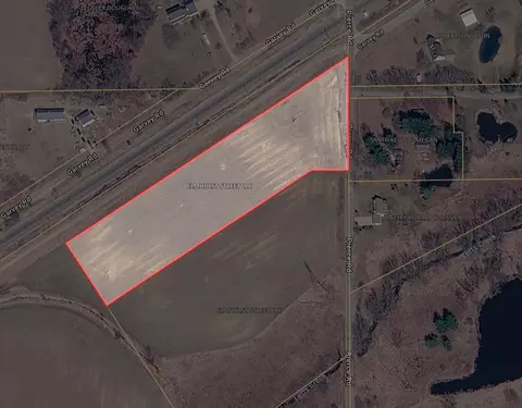 890 Pierce Rd, Chelsea, MI 48118